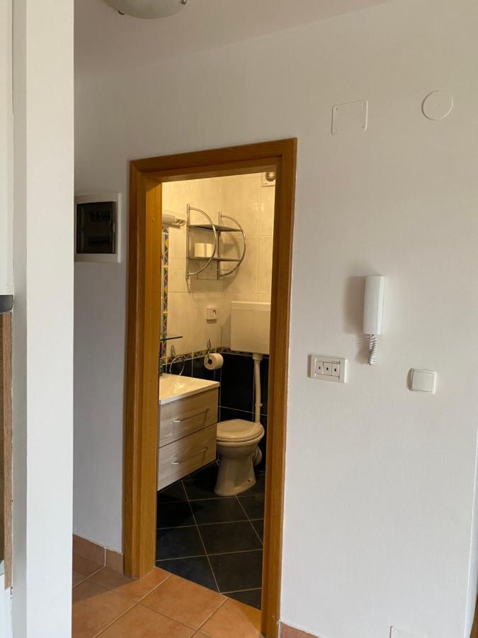 Apartmani Funda Bol Exteriör bild